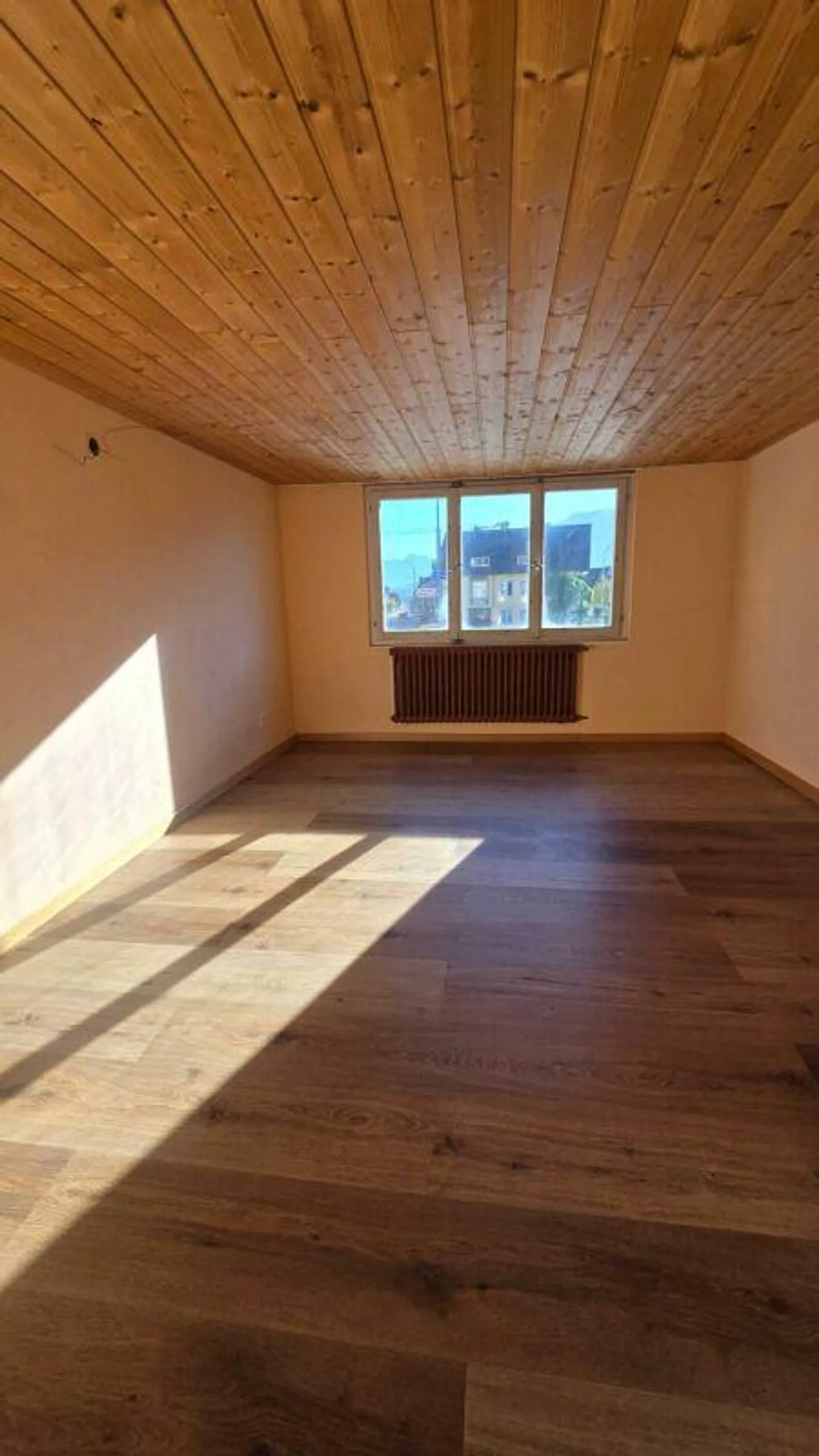 Single-family house with studio - Photo 3 of 15