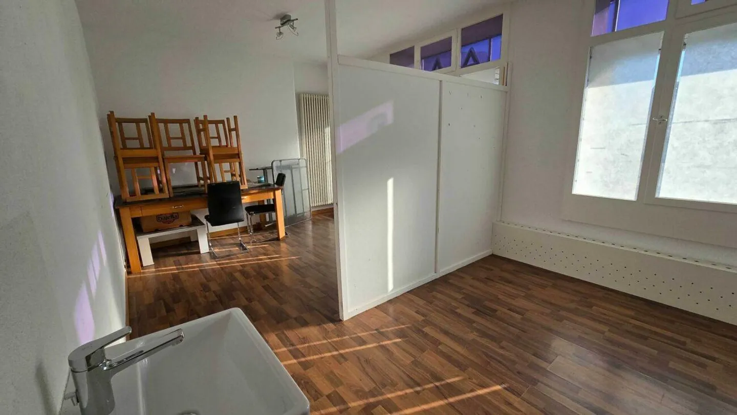 Single-family house with studio - Photo 10 of 15