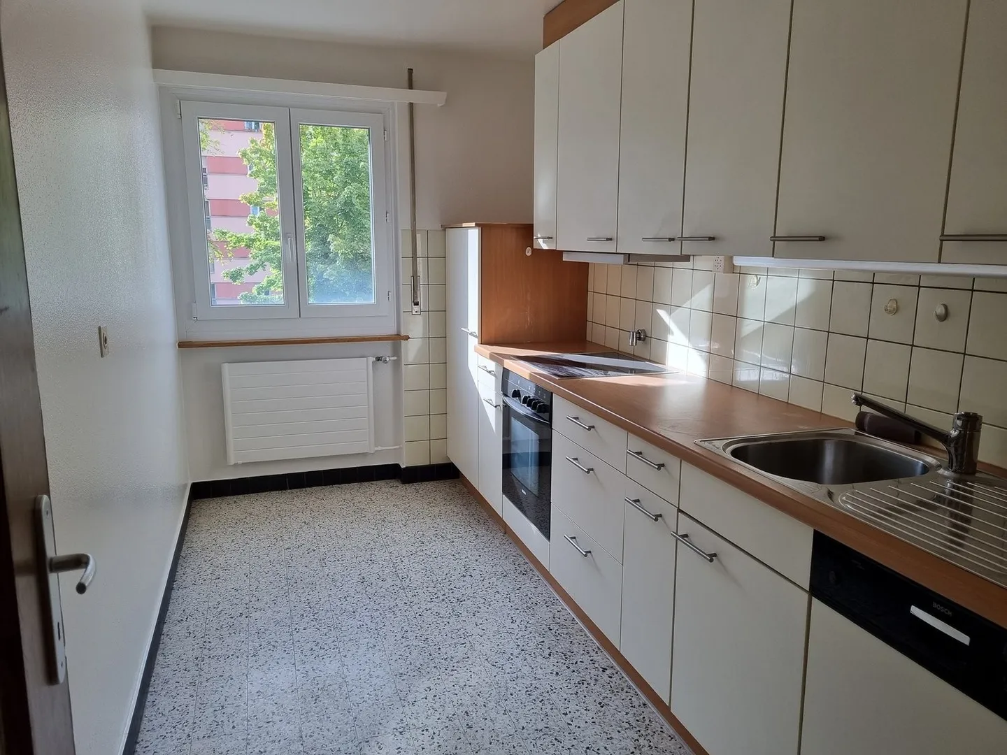 APPARTEMENT DE 3 PIECES AU REZ OUEST - Photo 2 sur 7