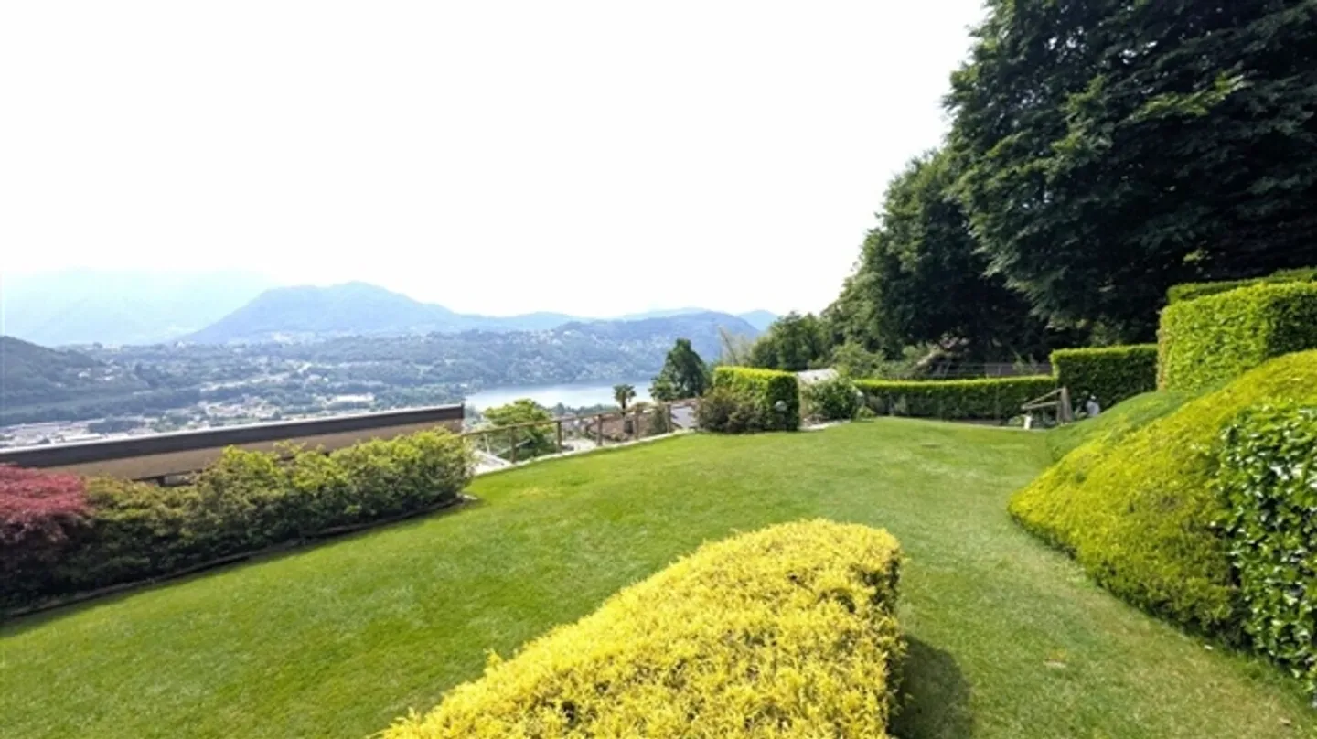 Élégance et intimité à quelques minutes de Lugano - Villa avec terrasse panoramique - Photo 18 sur 19
