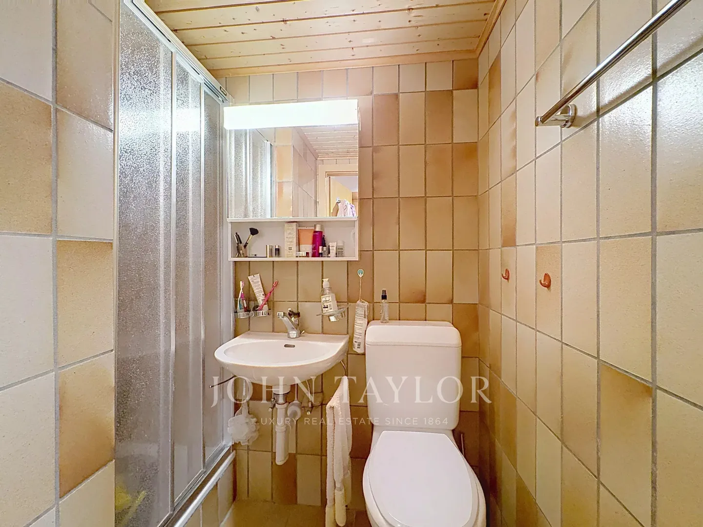 Condo for sale in Crans-Montana, Switzerland - Photo 9 of 11