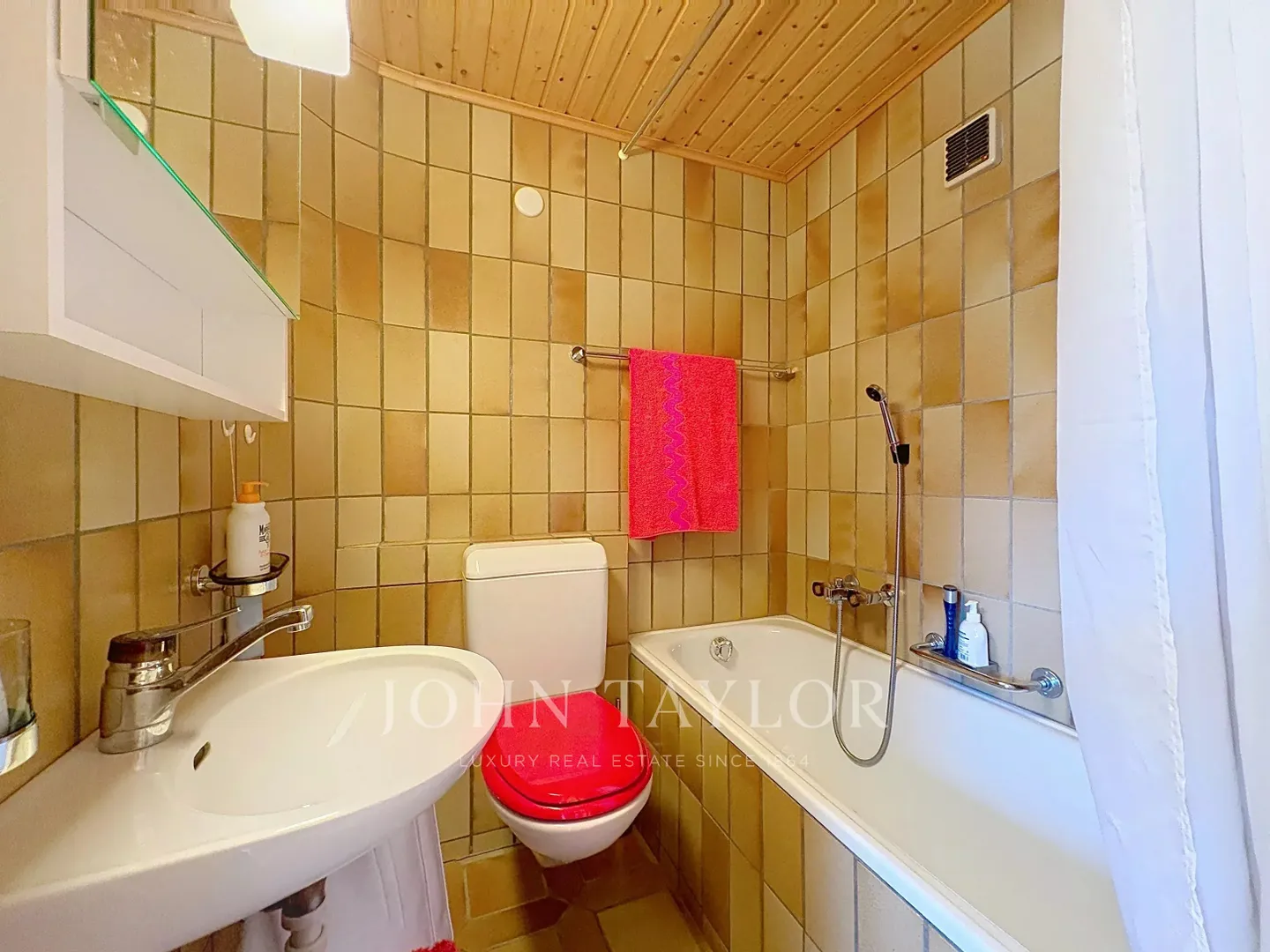 Condo for sale in Crans-Montana, Switzerland - Photo 10 of 11