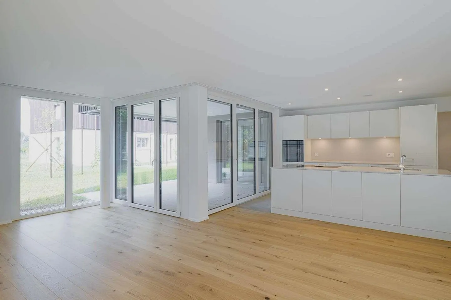 High-quality new apartments in the heart of Dachsen - Photo 1 of 11
