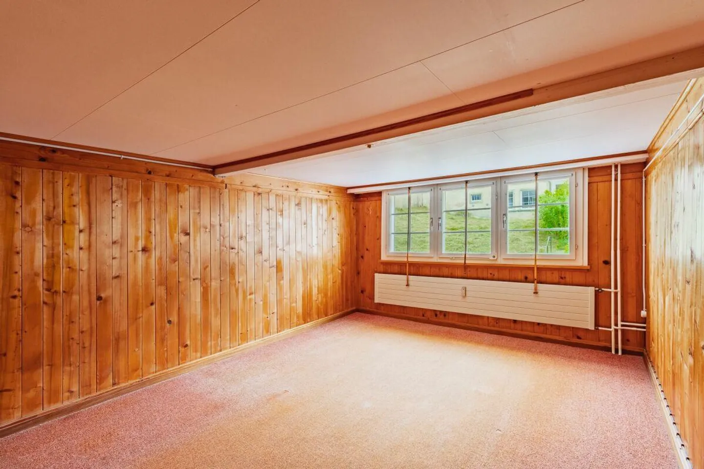 Spacious 6.5-room single-family house with versatile space offerings - Photo 6 of 14