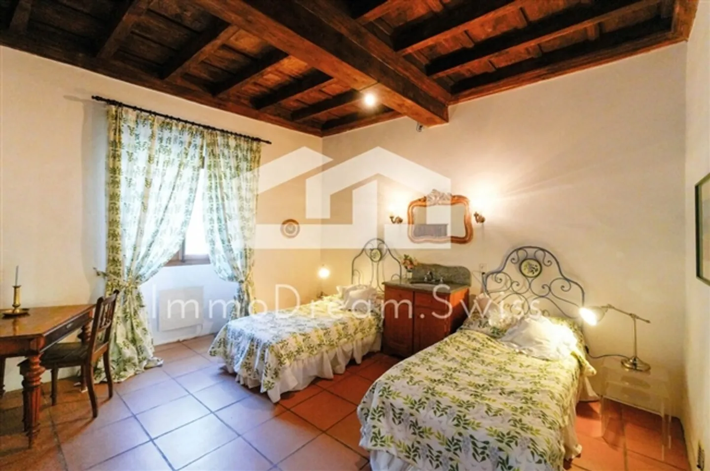 Patrician House from 1680 with Romantic Courtyard, with Second Home Permit - Photo 10 of 13