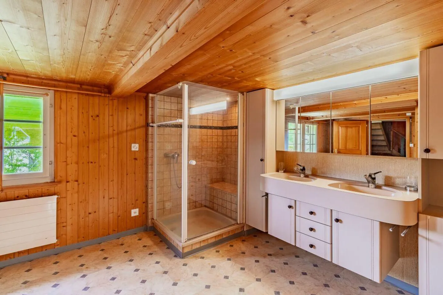 Spacious 6.5-room single-family house with versatile space offerings - Photo 9 of 14