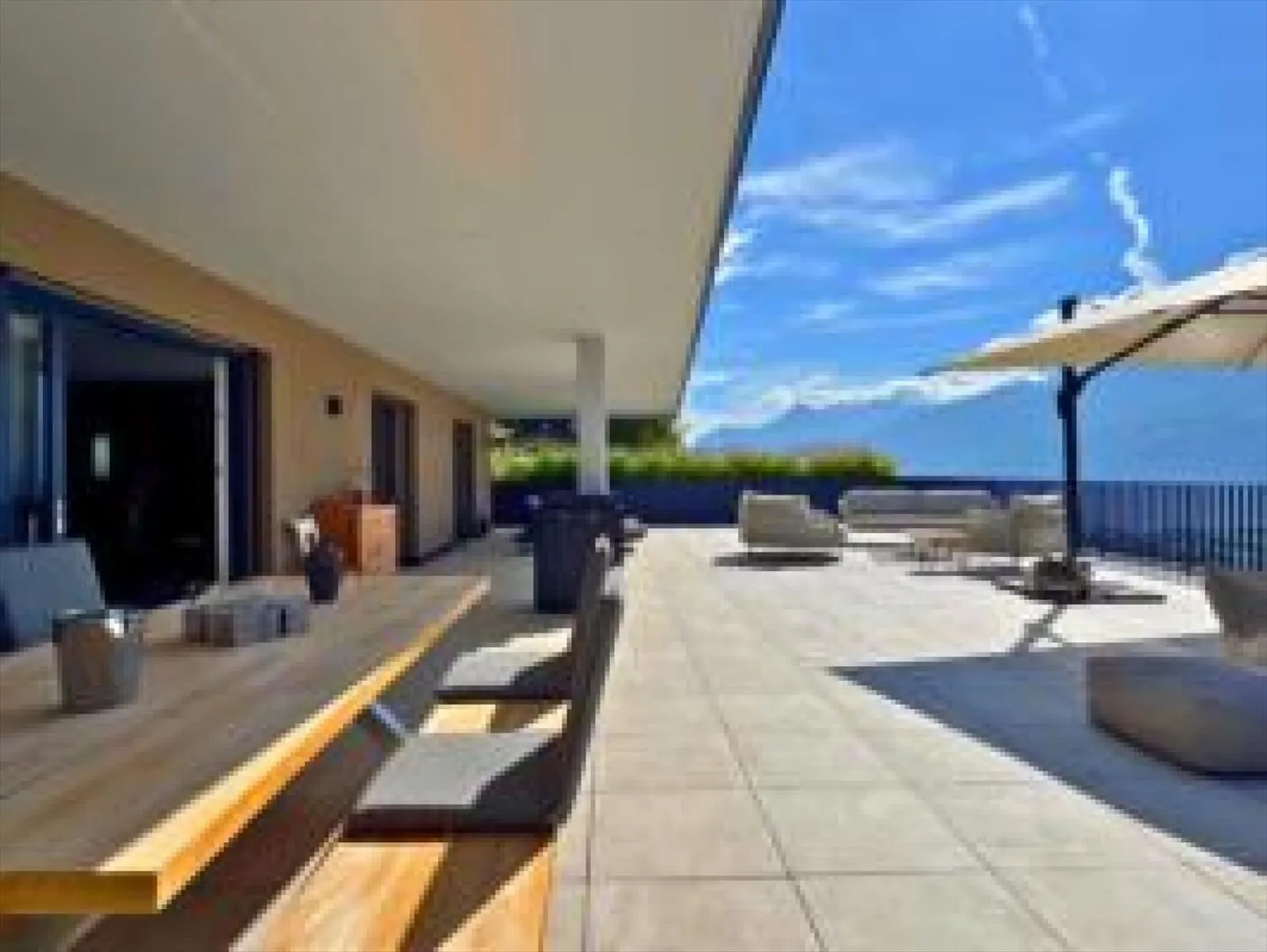 Magnificent high-end apartment with a breathtaking view - Photo 1 of 13
