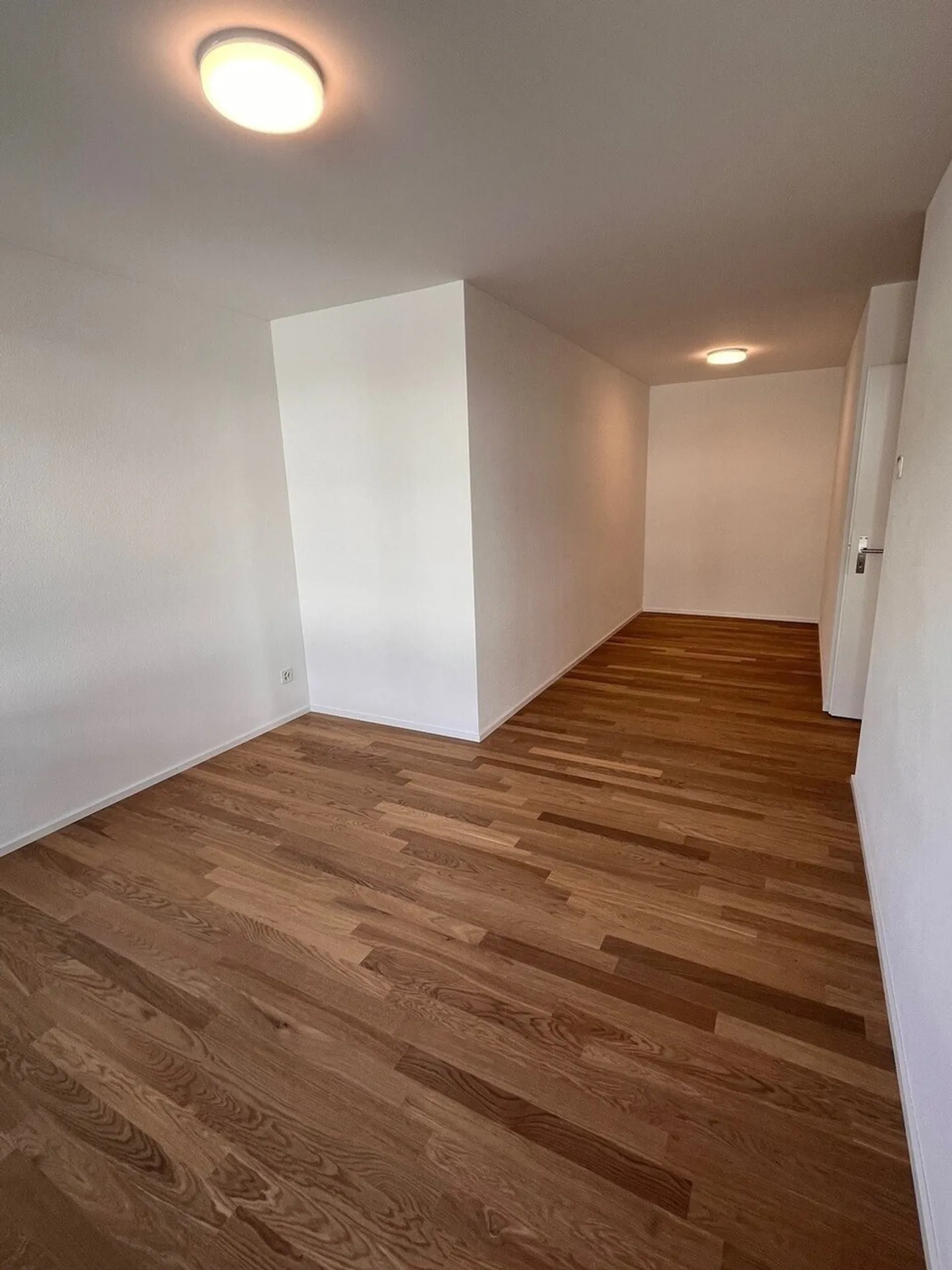 First rental in the heart of Lyss - Photo 3 of 5