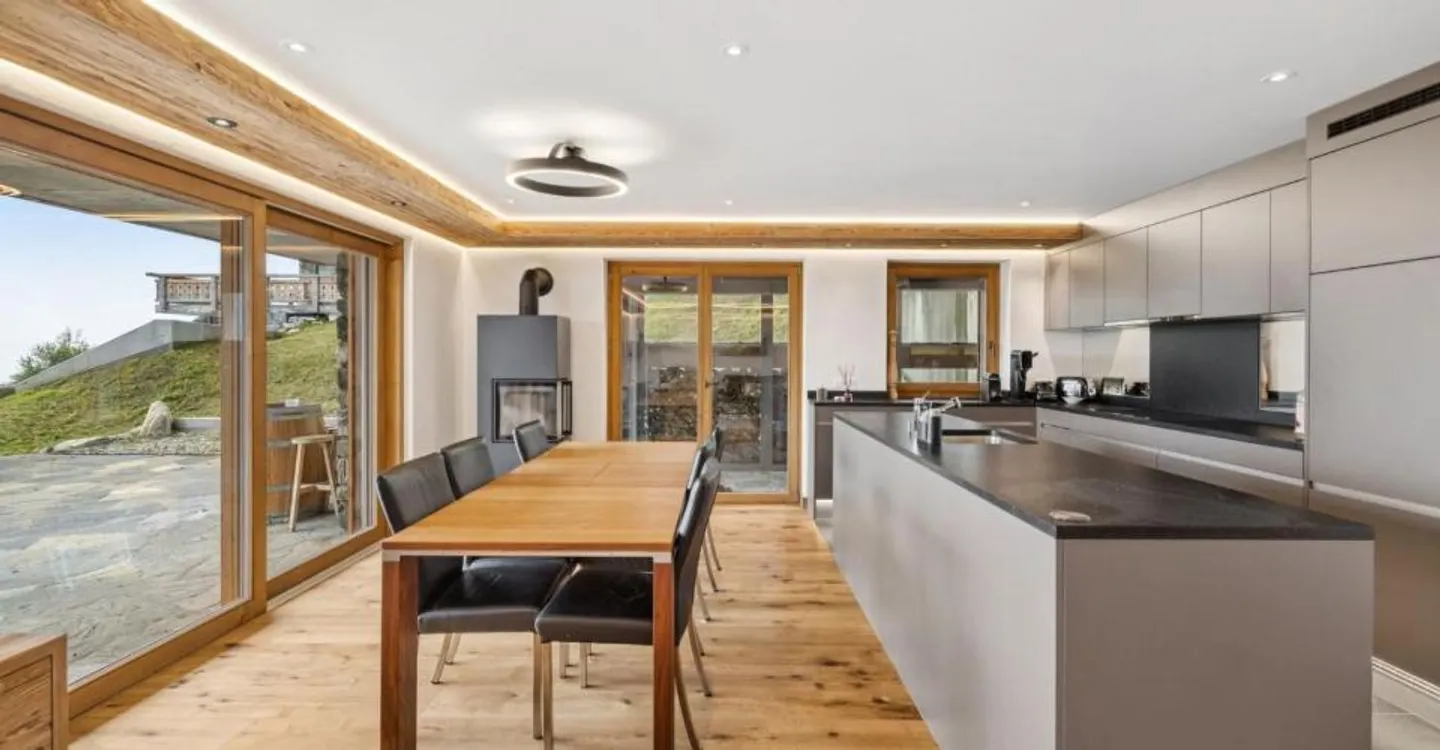 5,5 Zimmer - Thermales Wohlbefinden und Skifahren am Fuß der 4 Täler - Foto 3 von 6