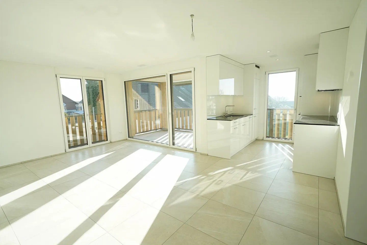 Appartamento moderno di 2,5 locali in una posizione tranquilla a Gutenswil - Foto 3 di 8