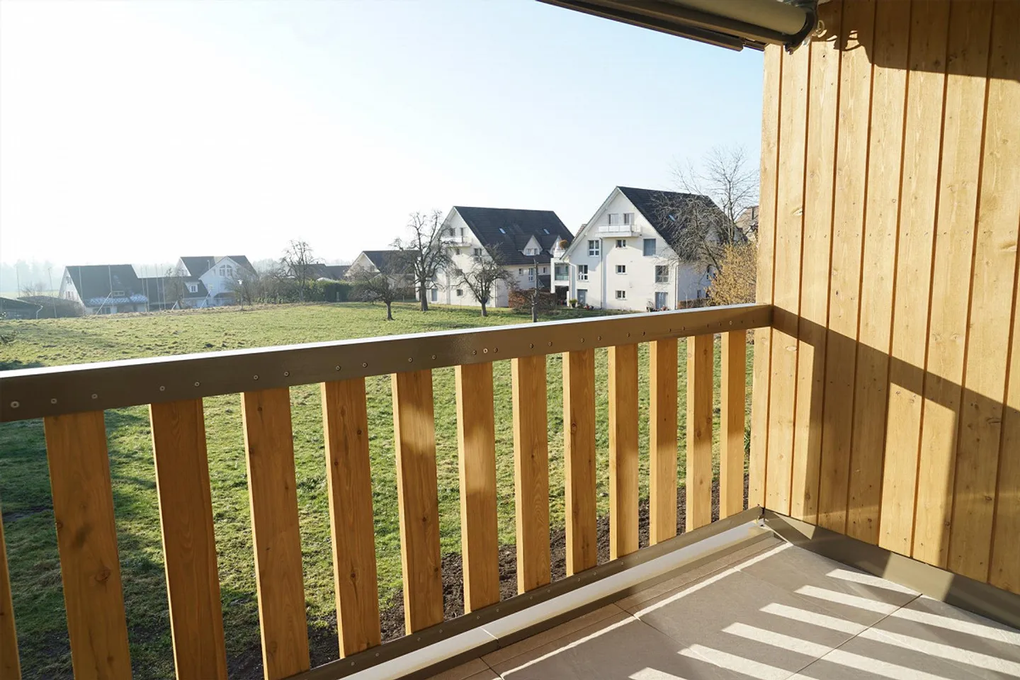 Appartamento moderno di 2,5 locali in una posizione tranquilla a Gutenswil - Foto 4 di 8