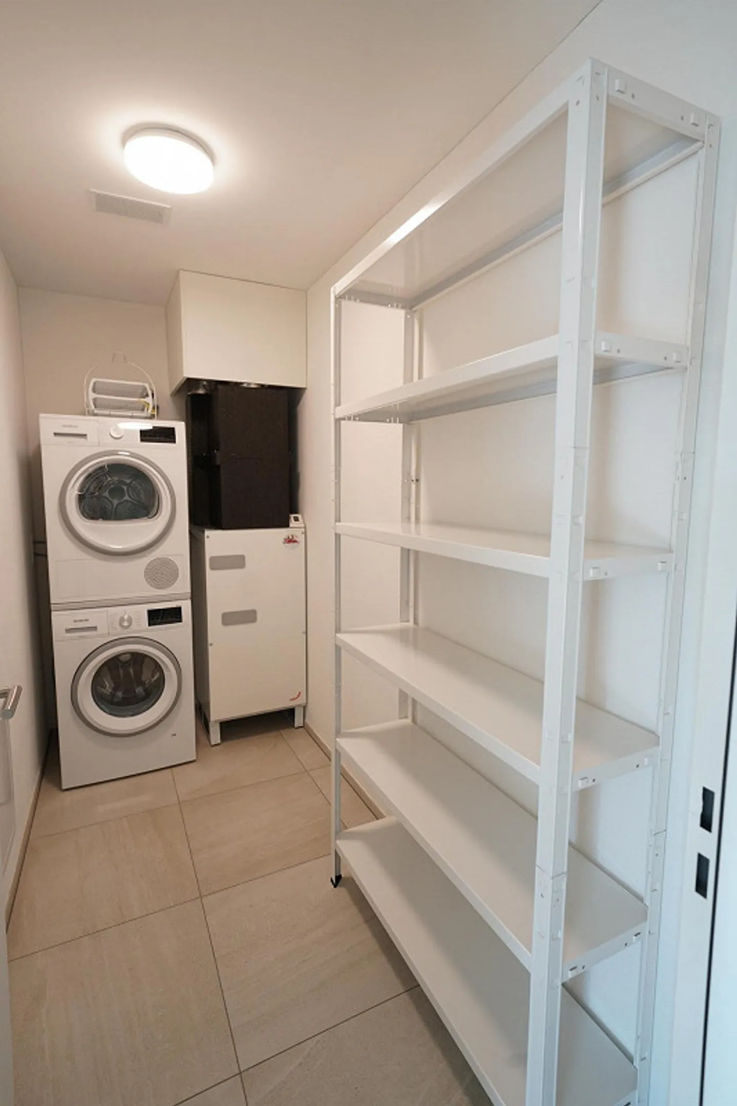 Appartamento moderno di 2,5 locali in una posizione tranquilla a Gutenswil - Foto 8 di 8