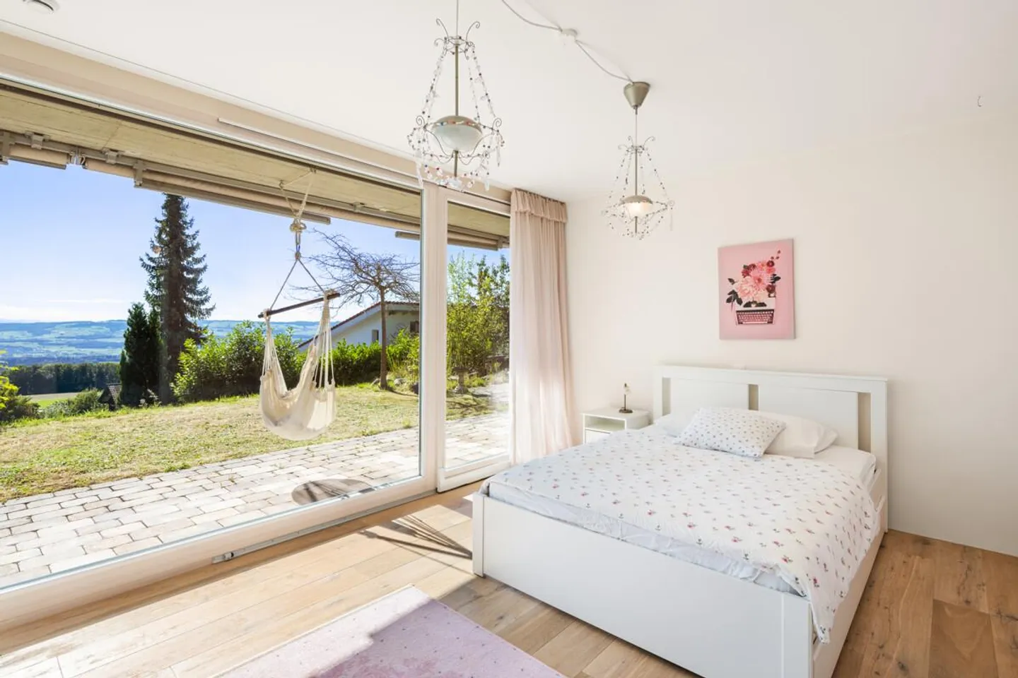 Casa unifamiliare ad Aeugst am Albis: vivere con vista e tanto spazio - Foto 3 di 5