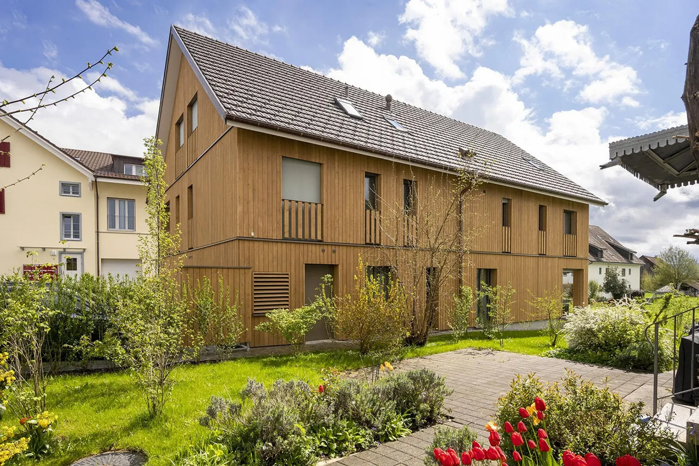 Appartamento moderno di 2,5 locali in una posizione tranquilla a Gutenswil - Foto 1 di 8