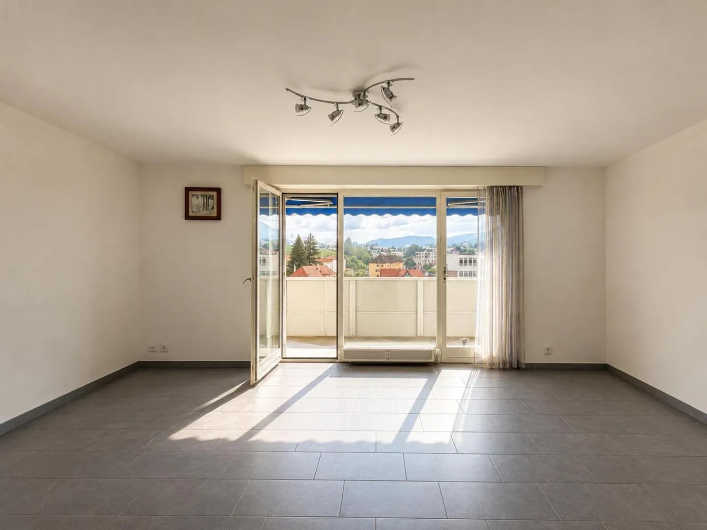 Charmant appartement de 4 pièces avec 2 balcons - Foto 2 von 13