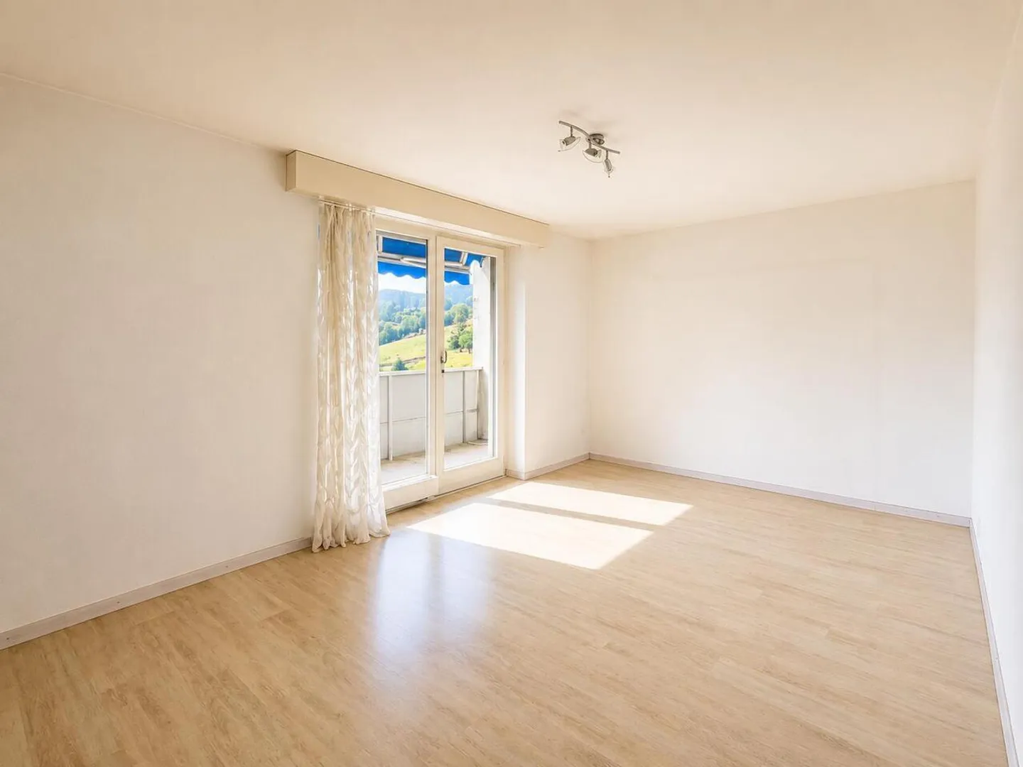 Charmant appartement de 4 pièces avec 2 balcons - Foto 4 von 13