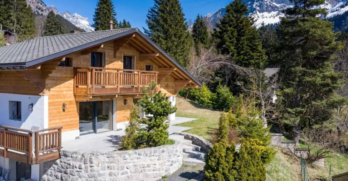 Luxury Chalet with Stunning Views - Photo 1 of 6