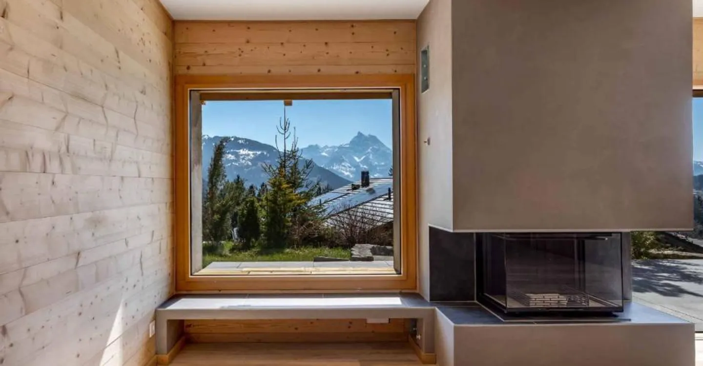 Luxury Chalet with Stunning Views - Photo 3 of 6
