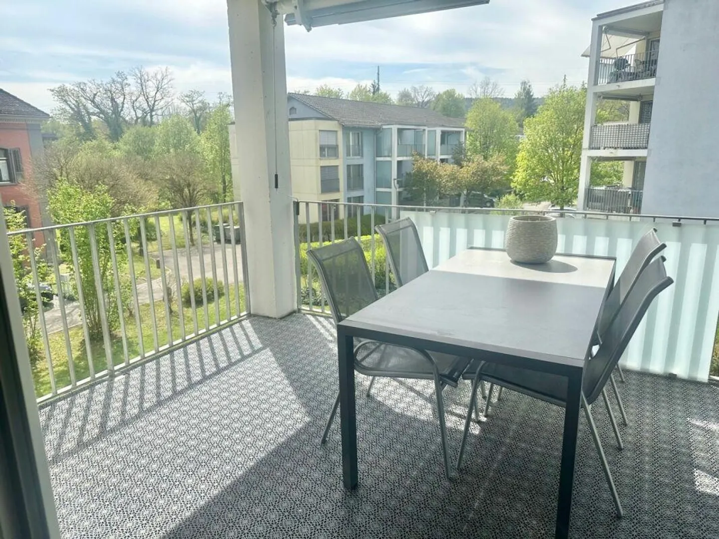 Appartement 4.5 pièces, 2ème étage dans un emplacement calme - Photo 7 sur 8