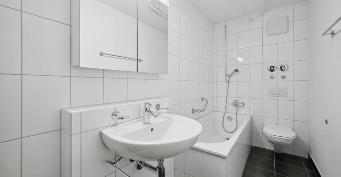 Centrally located with green surroundings! - Photo 3 of 5