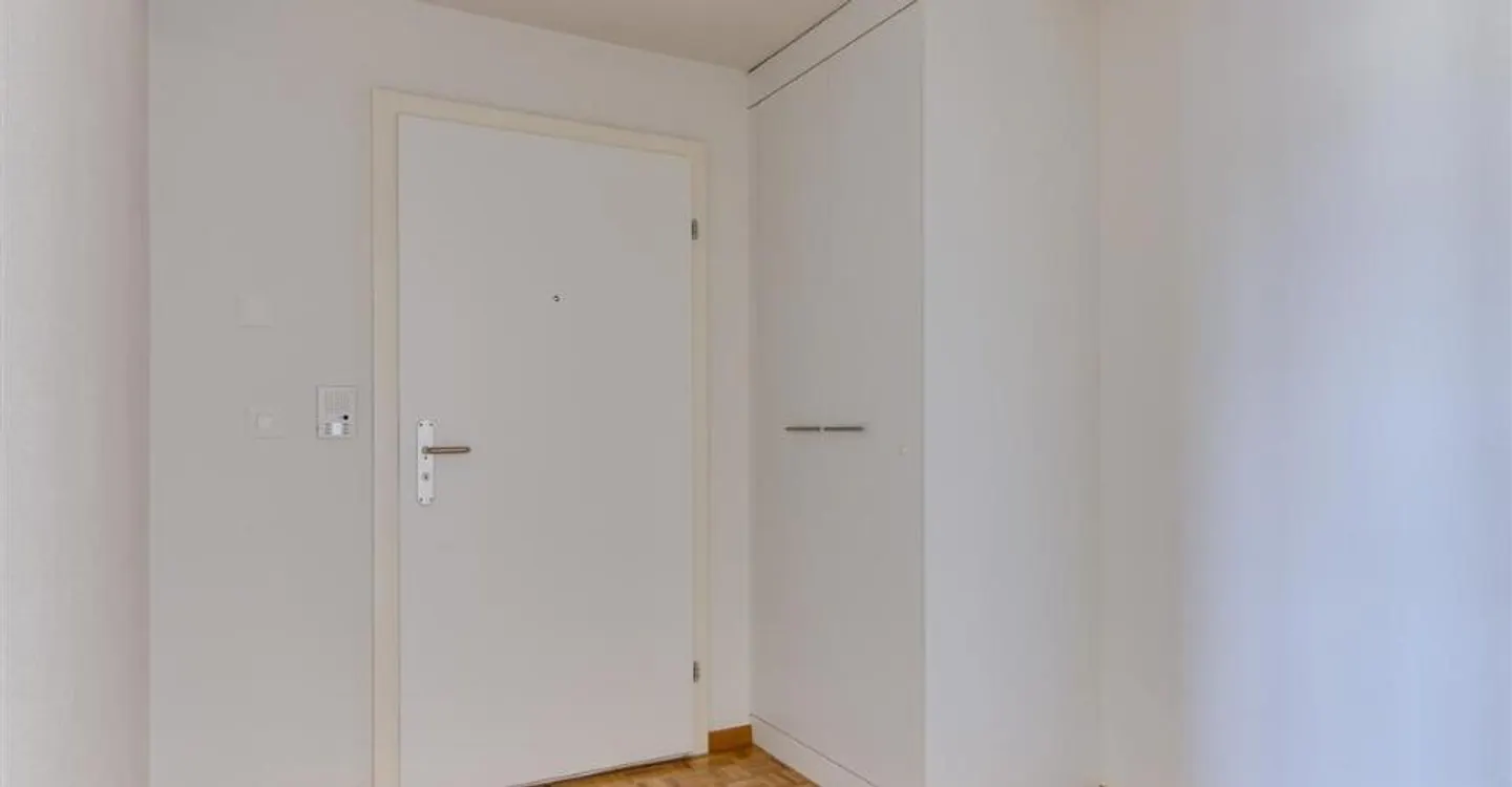 Centrally located with green surroundings! - Photo 4 of 5