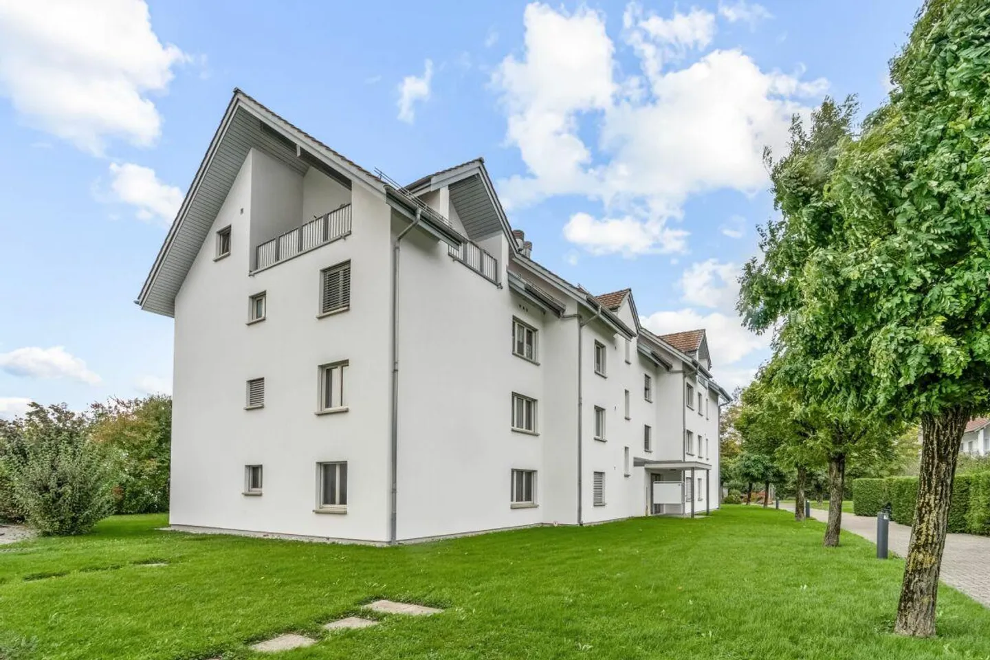 Appartement 4.5 pièces avec balcon dans un emplacement calme - Photo 1 sur 10