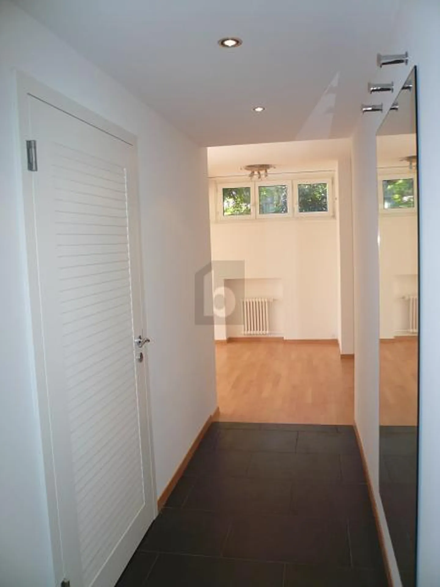 EXKLUSIV AM ZÜRICHBERG: SONNENTERRASSE & 2 PP INKL. - Foto 3 di 6