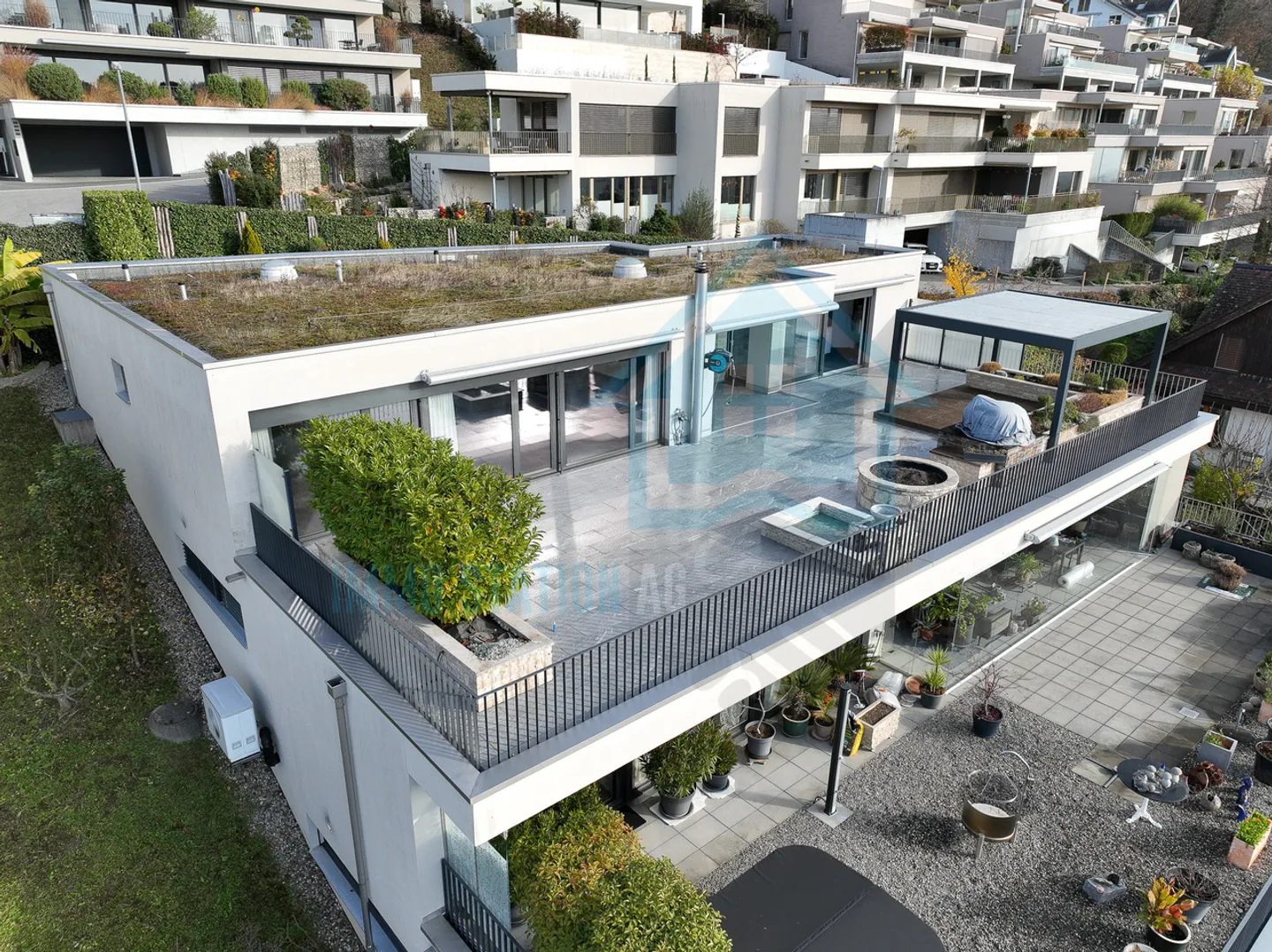 Appartement en attique moderne dans un emplacement privilégié avec vue panoramique à couper le souffle - Photo 2 sur 14