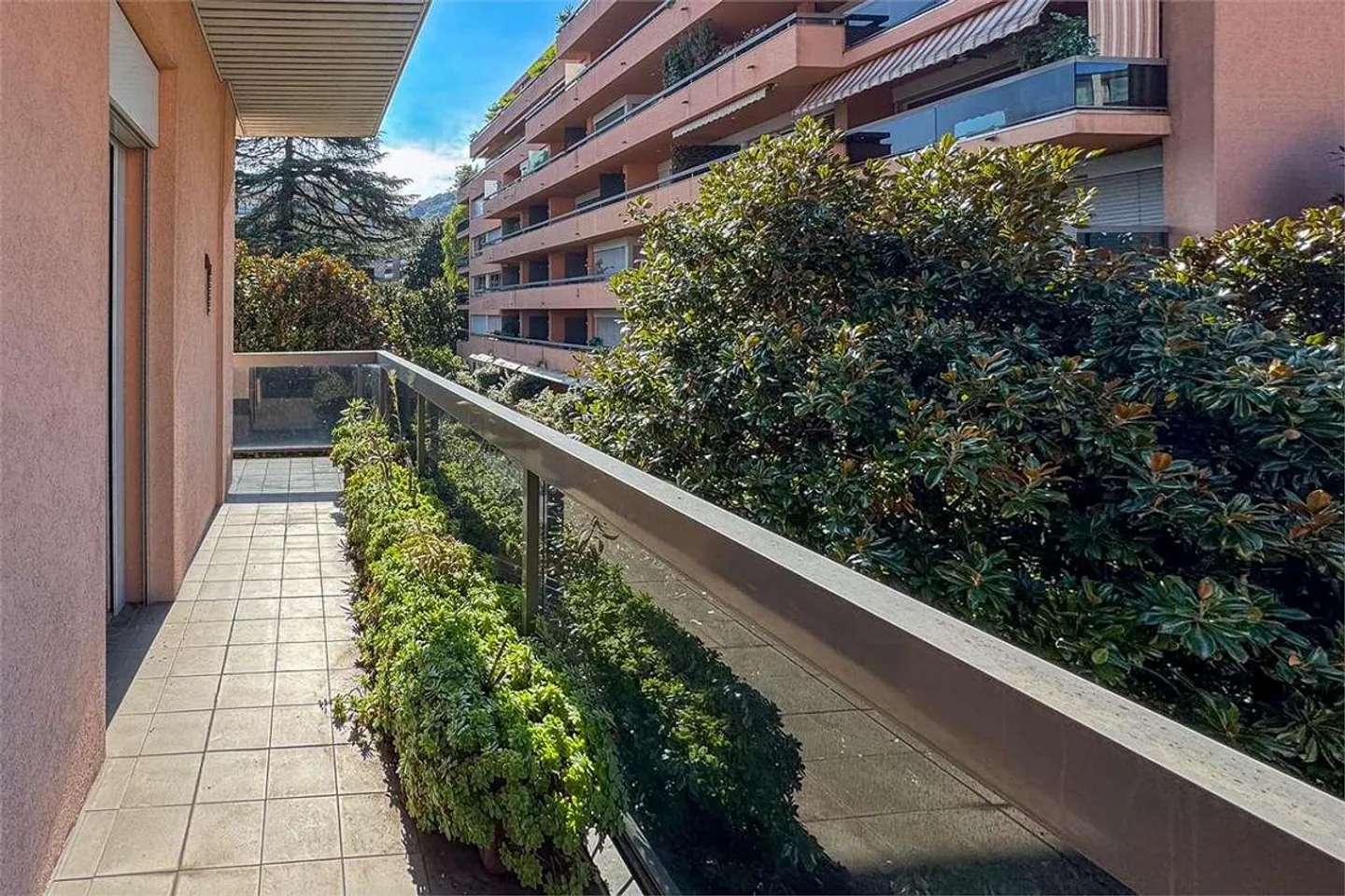 Élégance avec vue sur le lac à Paradiso - Photo 11 sur 13