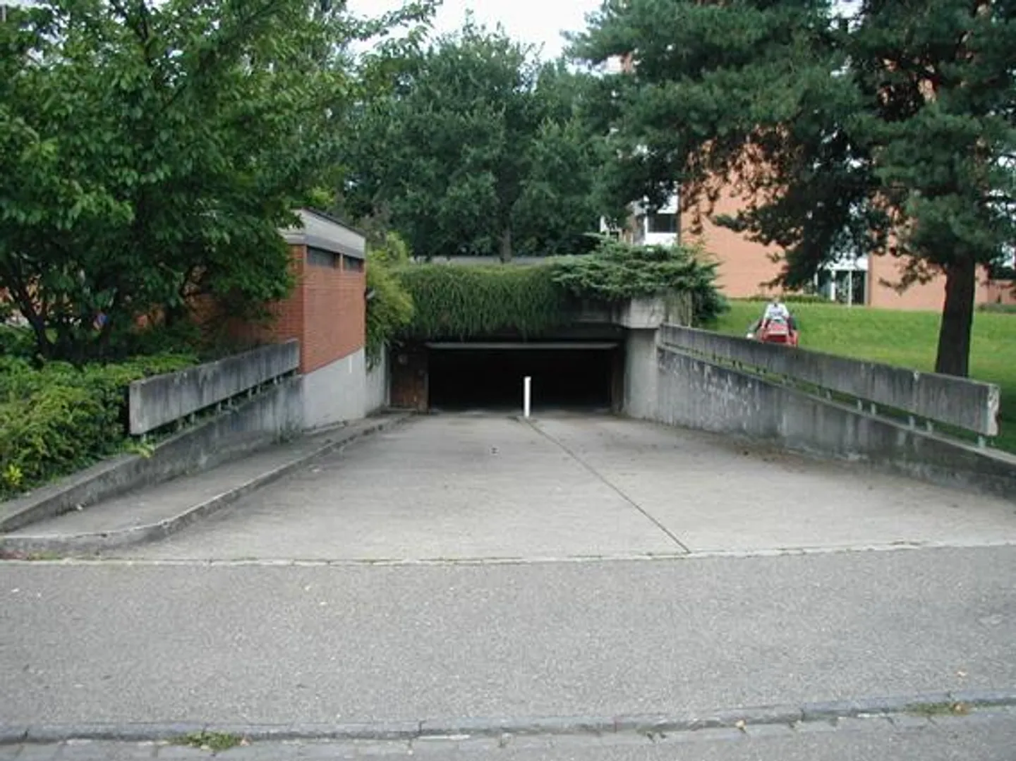 Parkplätze in Muttenz - Foto 2 von 2