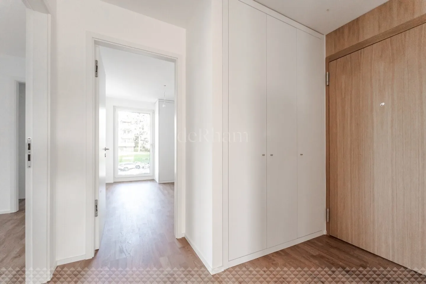 Sublime 4.5 rooms in a recent construction - Photo 8 of 13