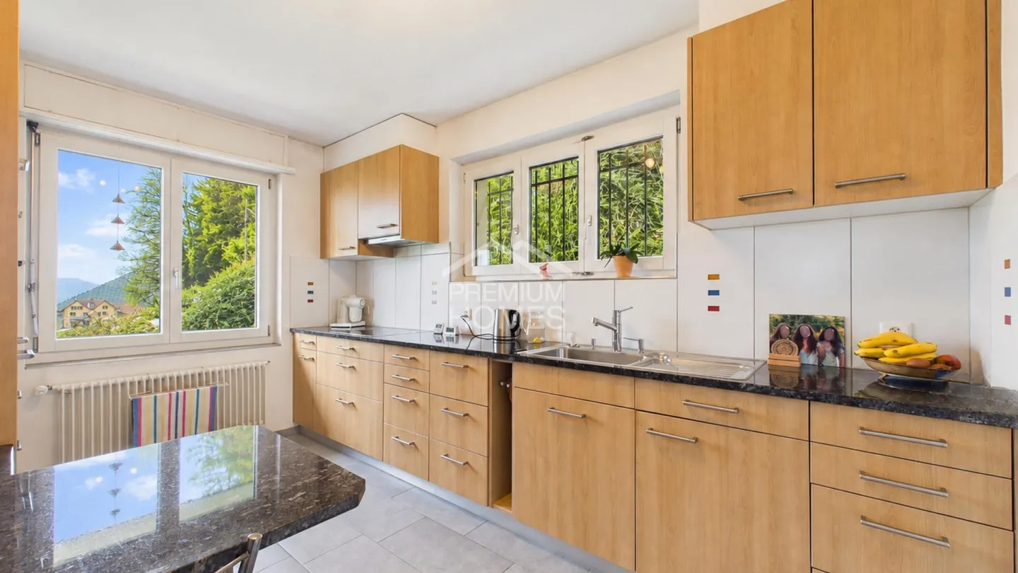Posizione unica incontra una casa residenziale generosa! - Foto 6 di 13