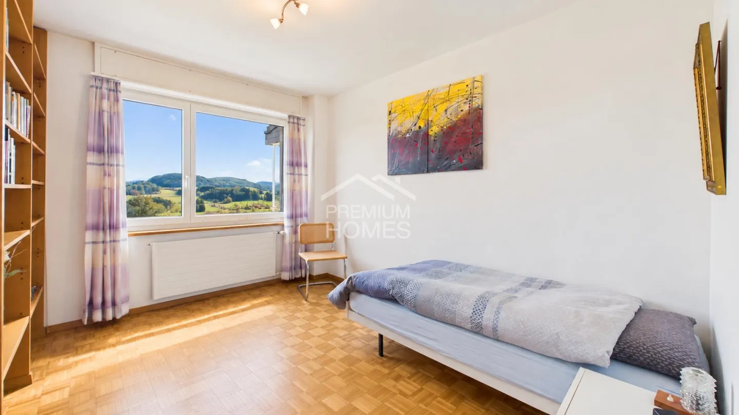 Posizione unica incontra una casa residenziale generosa! - Foto 9 di 13