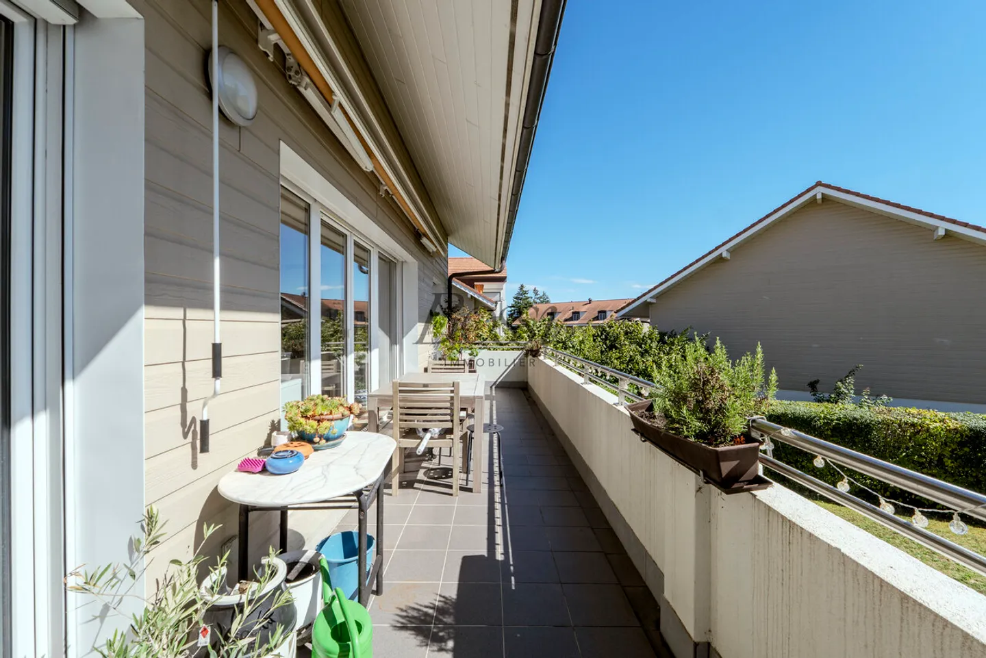 Duplex luminoso con terrazza, vista libera e grande potenziale - Foto 12 di 13