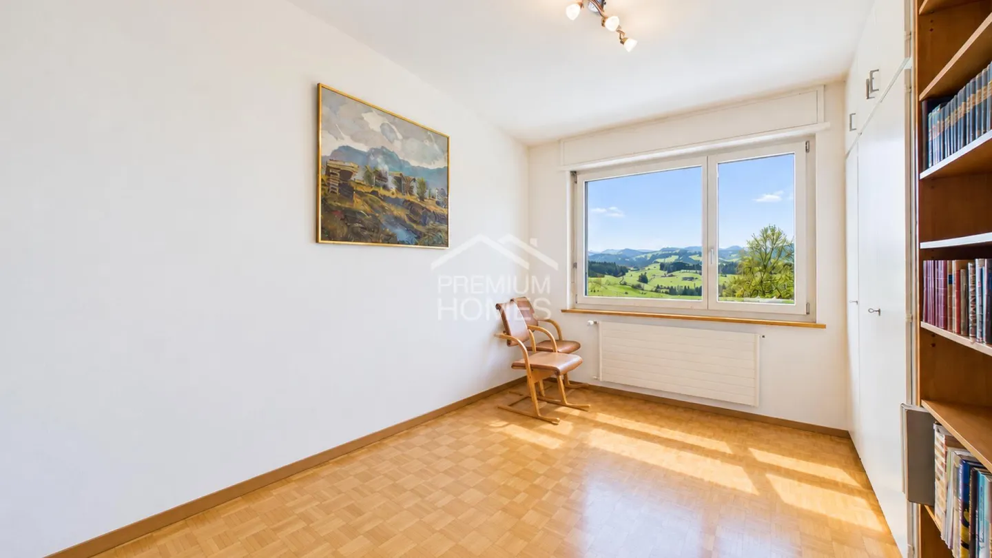 Posizione unica incontra una casa residenziale generosa! - Foto 10 di 13