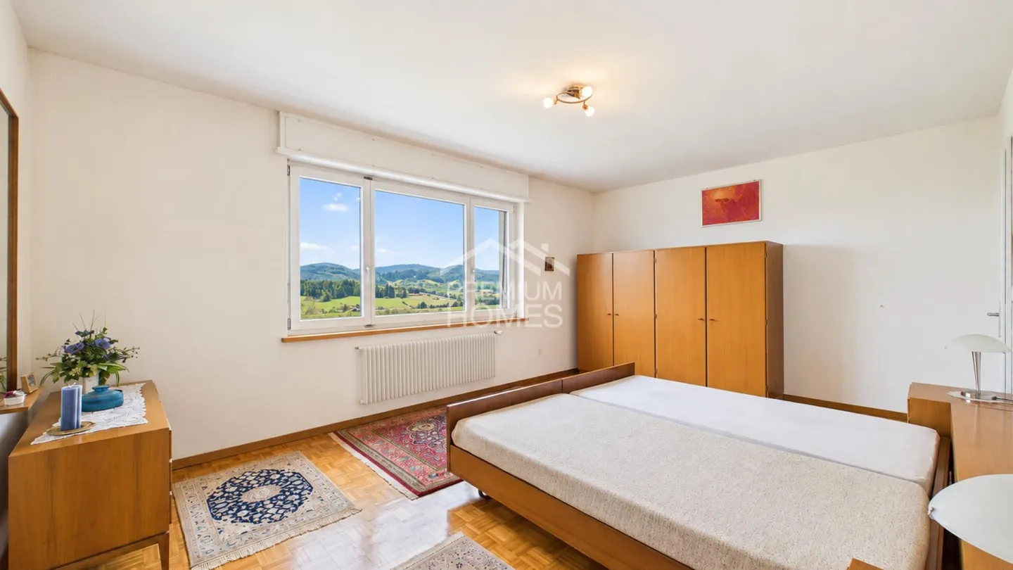 Posizione unica incontra una casa residenziale generosa! - Foto 11 di 13