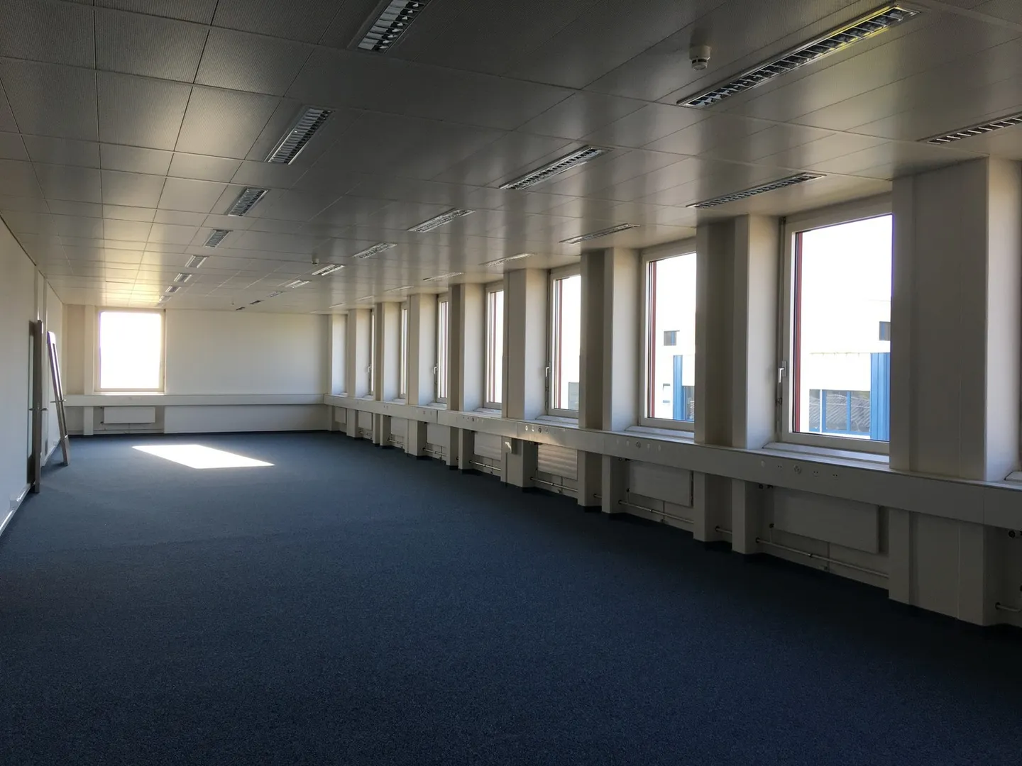 Bureau à louer - Photo 2 sur 2