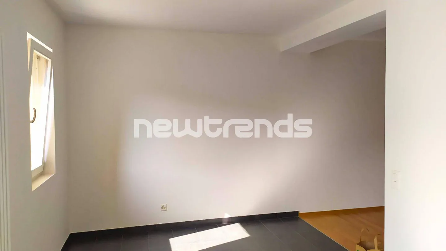 Appartamento ristrutturato con terrazza - Foto 6 di 9