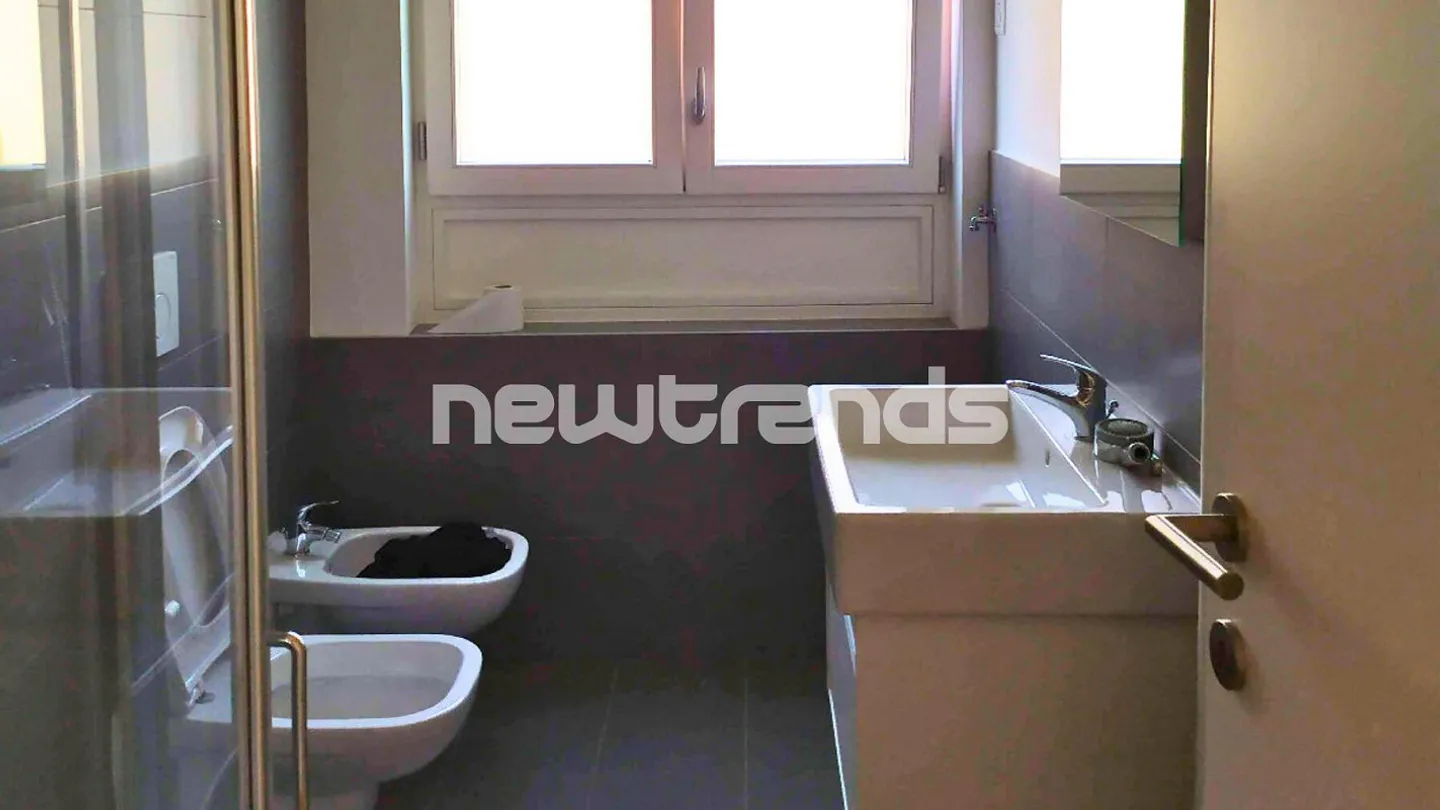 Appartamento ristrutturato con terrazza - Foto 8 di 9