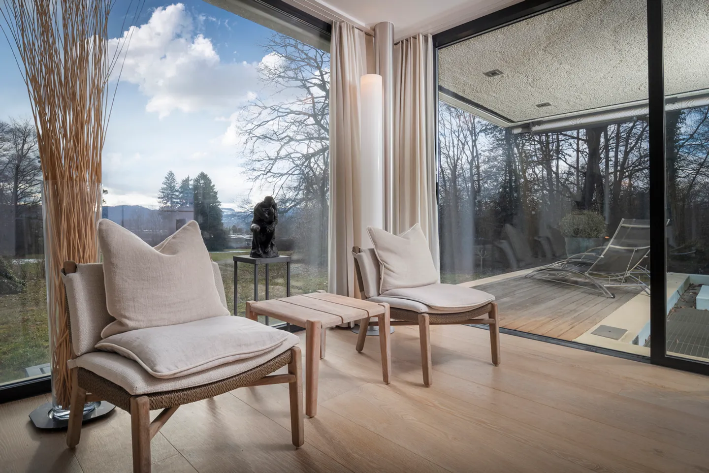 Vie exclusive dans un parc : Appartement de jardin représentatif - Photo 4 sur 9