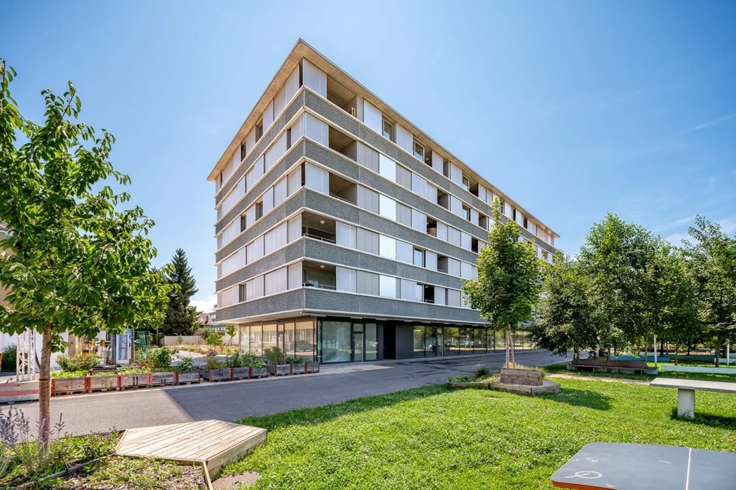Are you looking for an apartment where living is good, with parking? - Photo 1 of 12