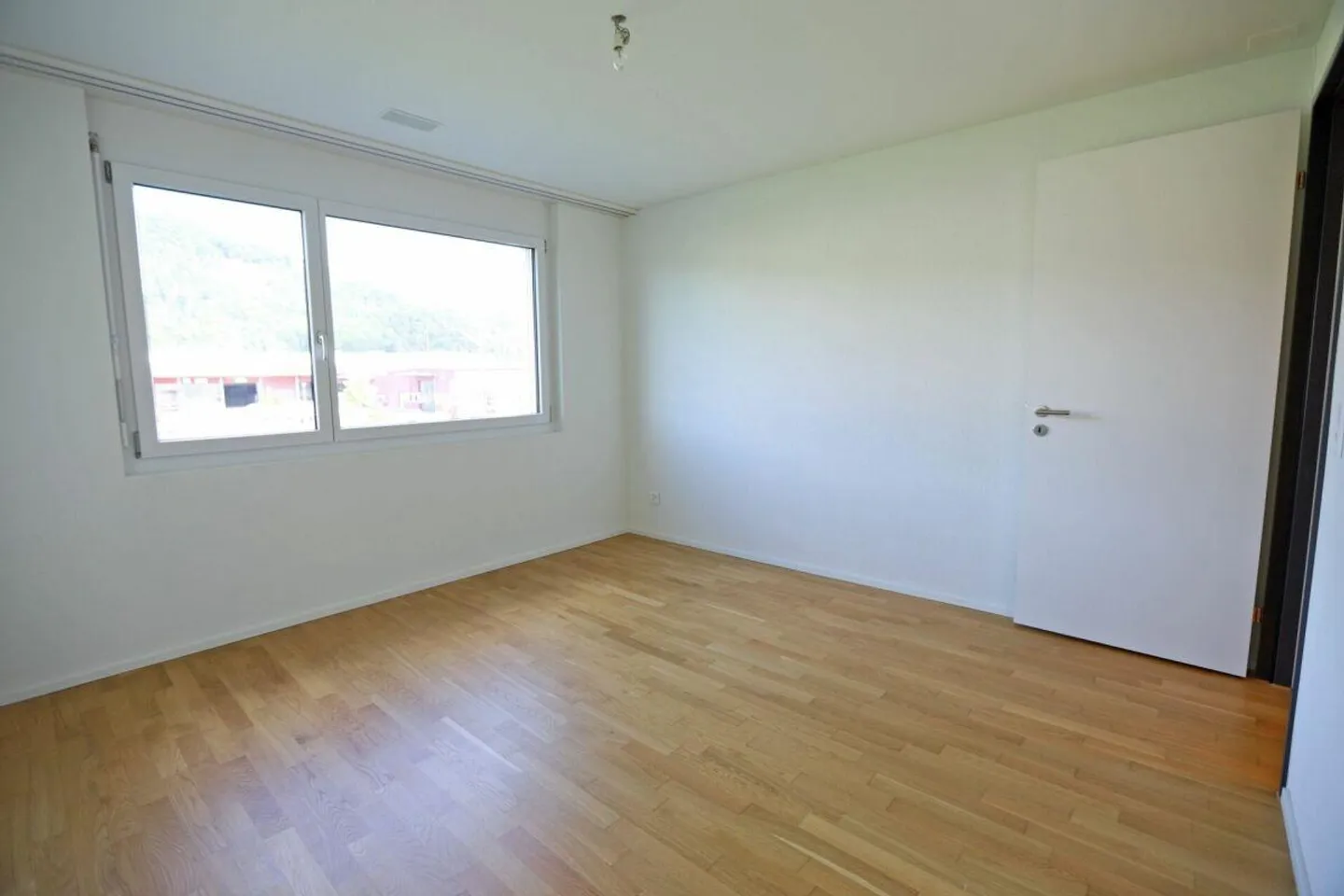 Spacious 4.5 room apartment in a family-friendly neighborhood! - Photo 10 of 13
