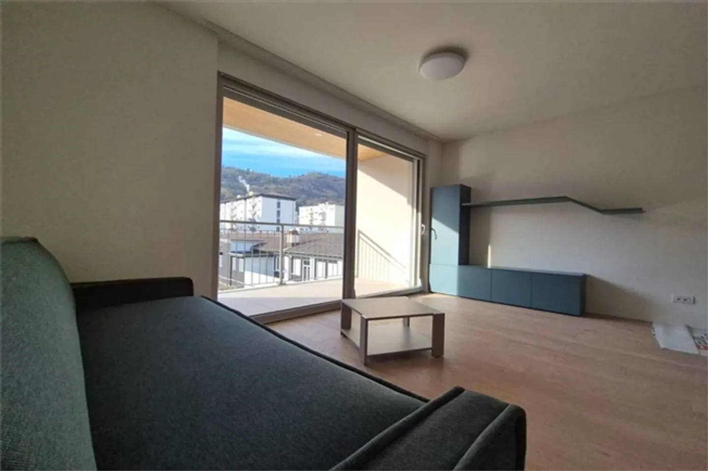 Chiasso 2.5 New Rooms in a Prestigious Area - Photo 2 of 7