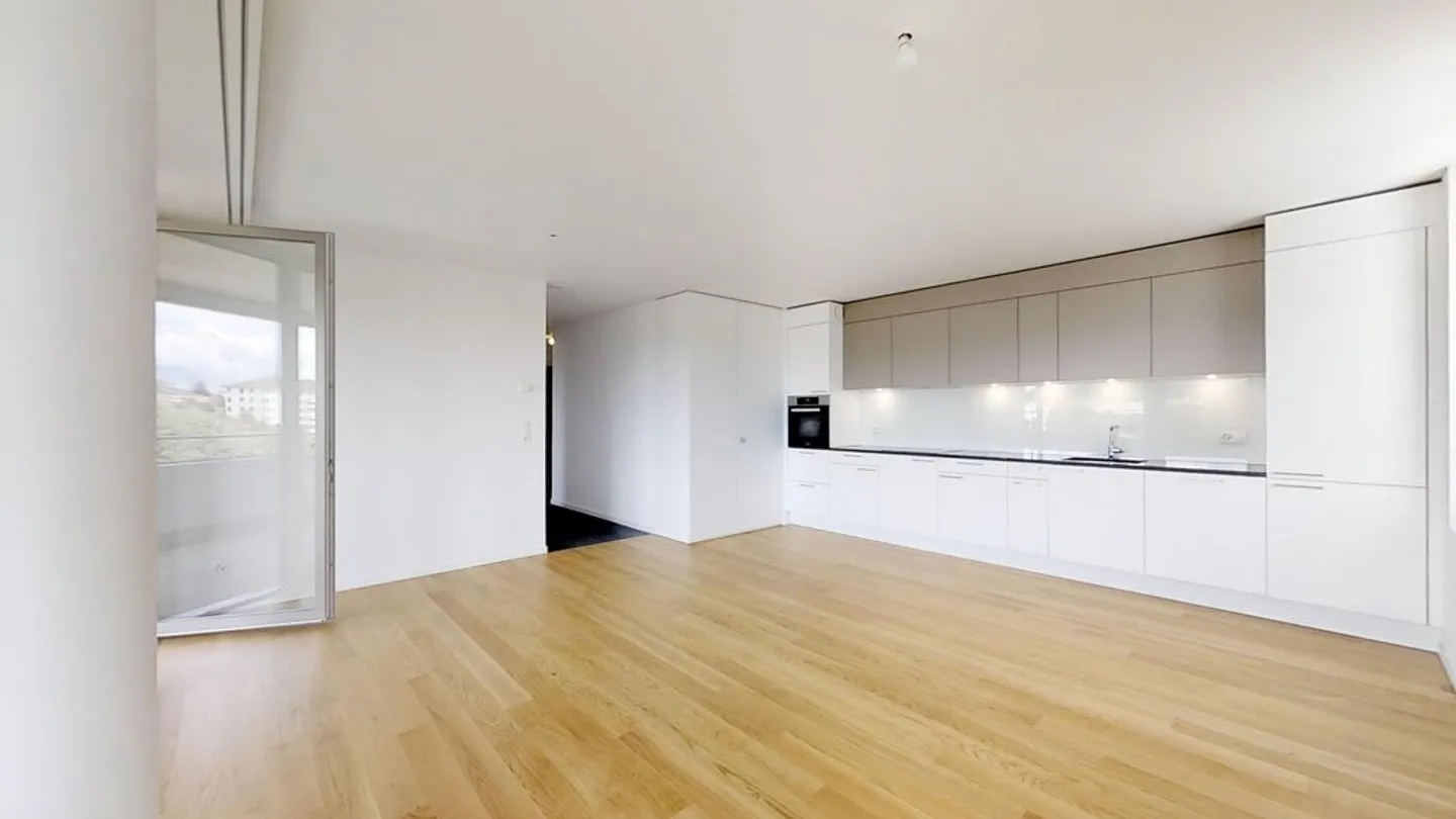 Are you looking for an apartment where living is good, with parking? - Photo 3 of 12