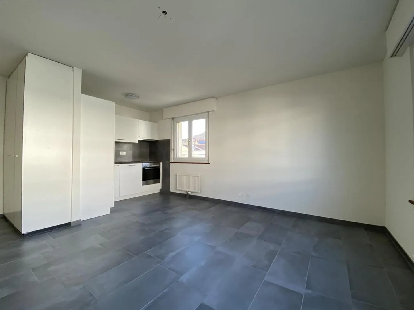 2031 - Bel appartement de 2.5 pièces à louer - Le Landeron - Foto 2 di 6