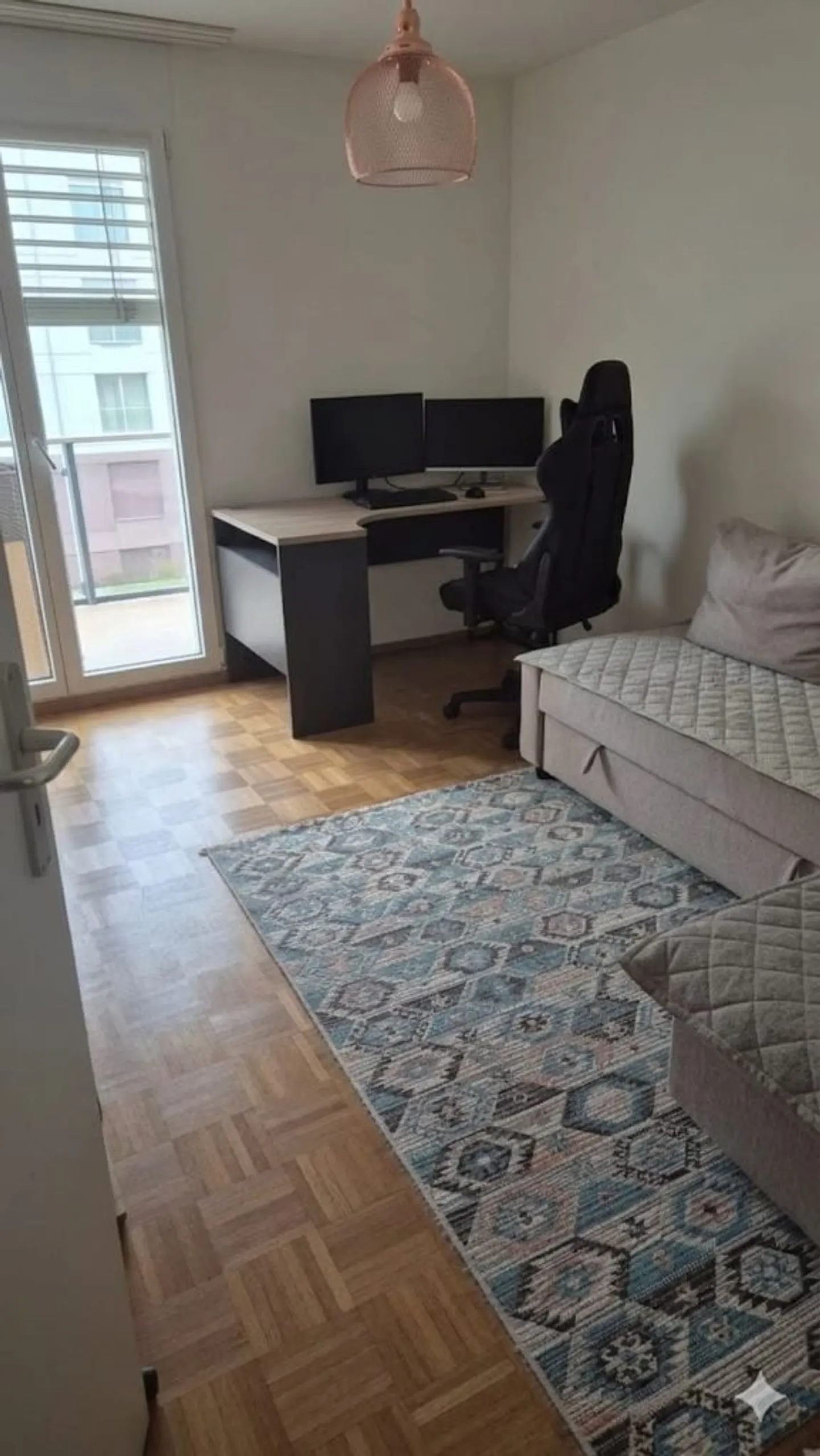 Appartement Charmant avec Balcon - Photo 3 sur 8