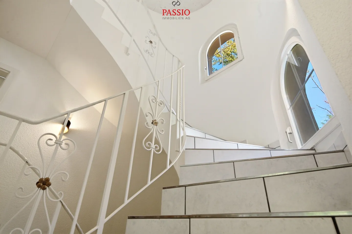 9-Room Villa with Tower and Dreamy Garden with Pool - Photo 3 of 47