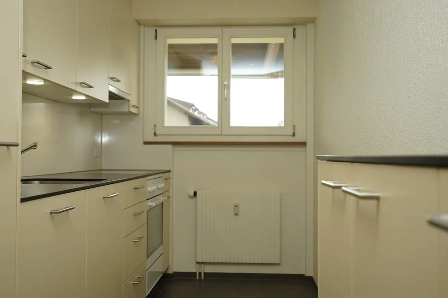 3.5-room apartment on the 2nd floor left - Photo 2 of 9