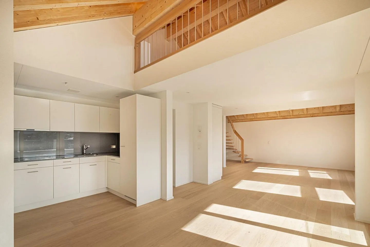 Appartamento nuovo esclusivo di 5,5 stanze nel cuore di Domat/Ems - pronto per essere occupato subito - Foto 4 di 13