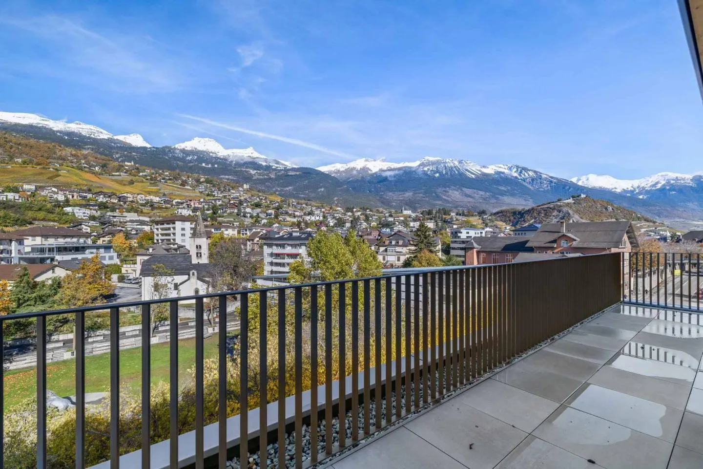 Elegance and exclusivity at the top of Sierre - Photo 10 of 10